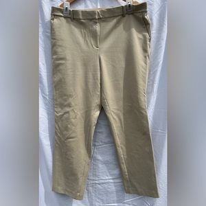 Ann Taylor Curvy Fit Size 14T Cropped Pant